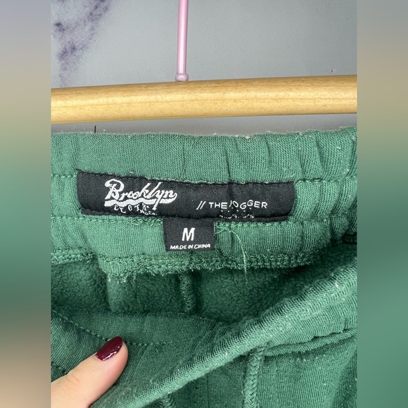 Brooklyn Men’s Green Graphic Joggers Sz M - Picture 4 of 5